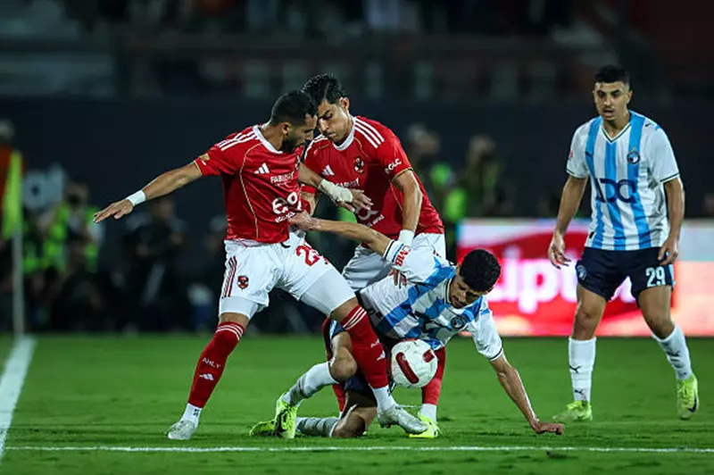 6 اختلافات.. كيف كانت مواجهة الدور الأول بين الأهلي وبيراميدز؟ 